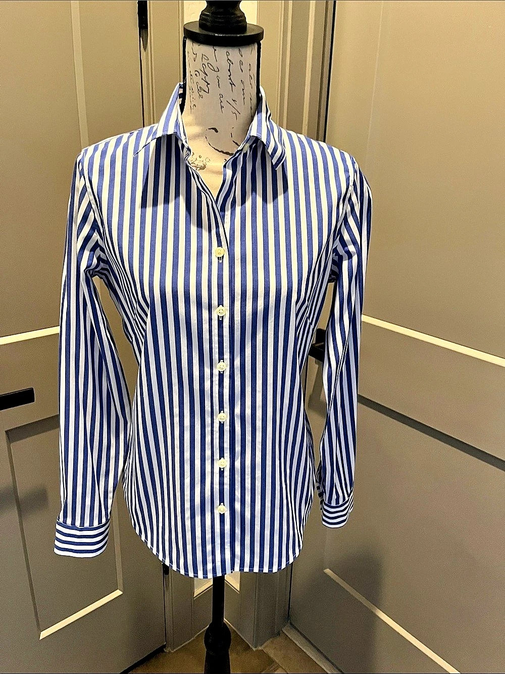 Banana Republic Blue & White Striped Button-Down Blouse Size 8 - Like New